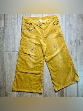 Wide-Leg Corduroy Capris with Embellished Accents